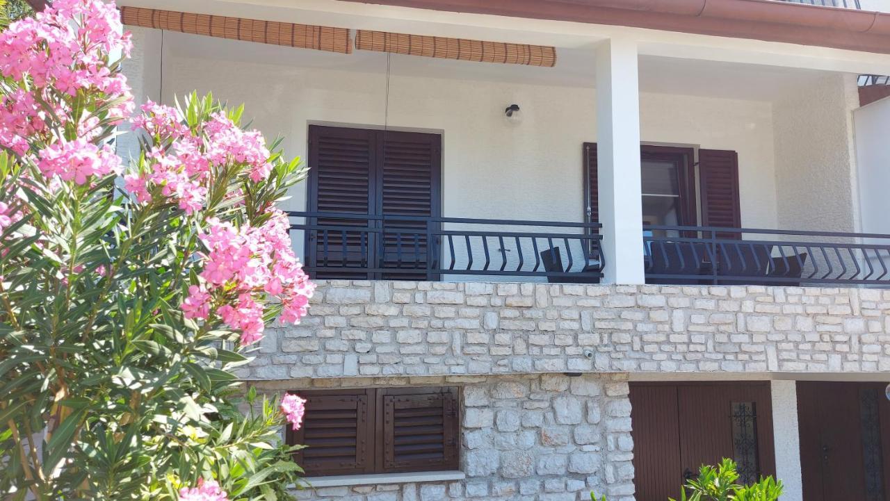 Apartments Nina, Pinta & Santa Maria Nova Vas  Exterior photo